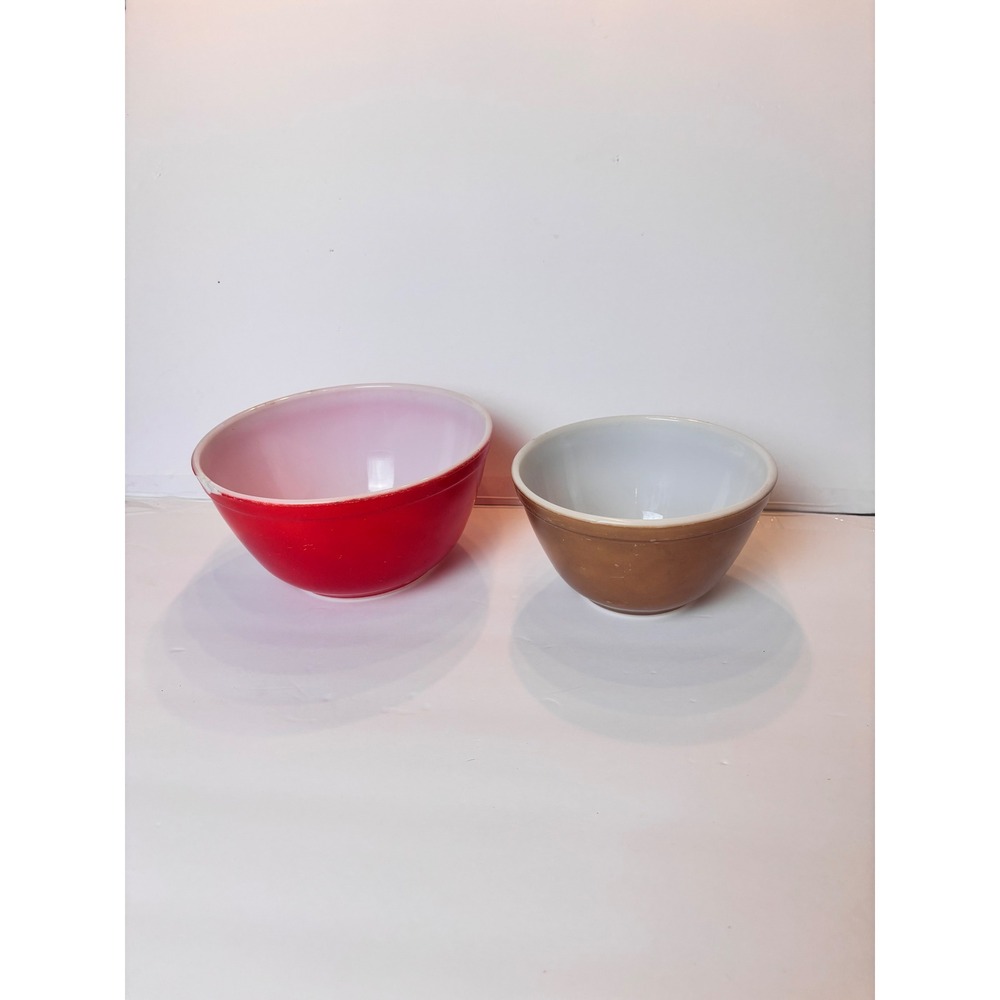 Pyrex Mixing Bowls Set of 2 Red Brown White Vintage‎ Kitchenware